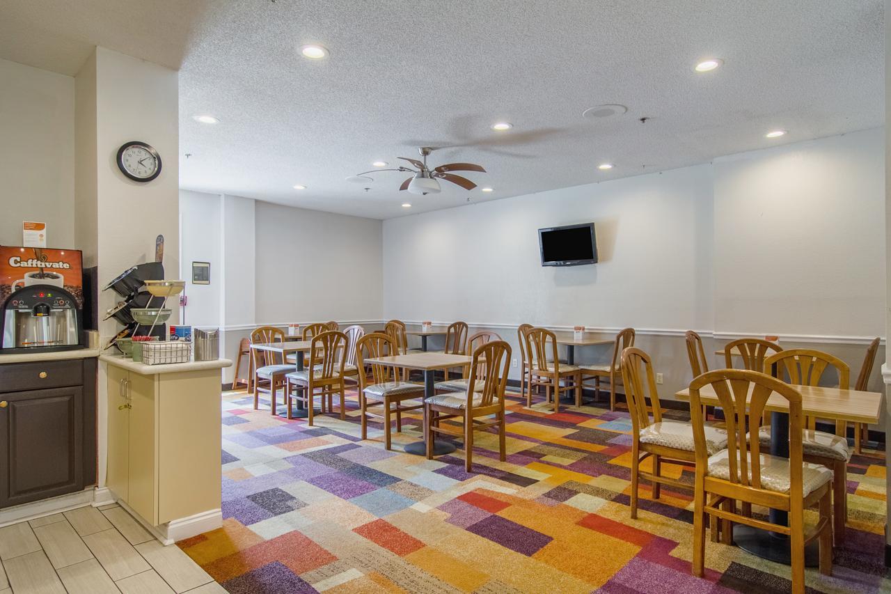 Econo Lodge Darien Exterior foto