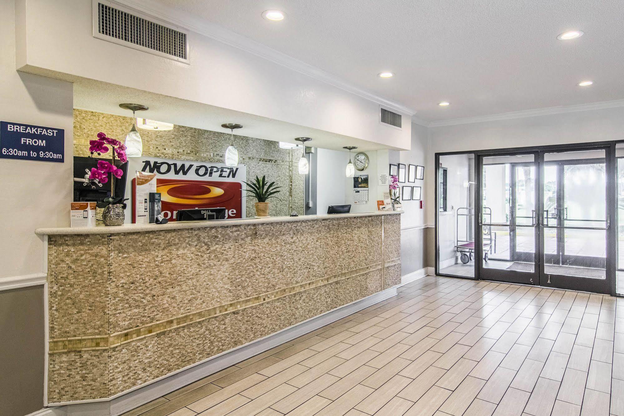 Econo Lodge Darien Exterior foto