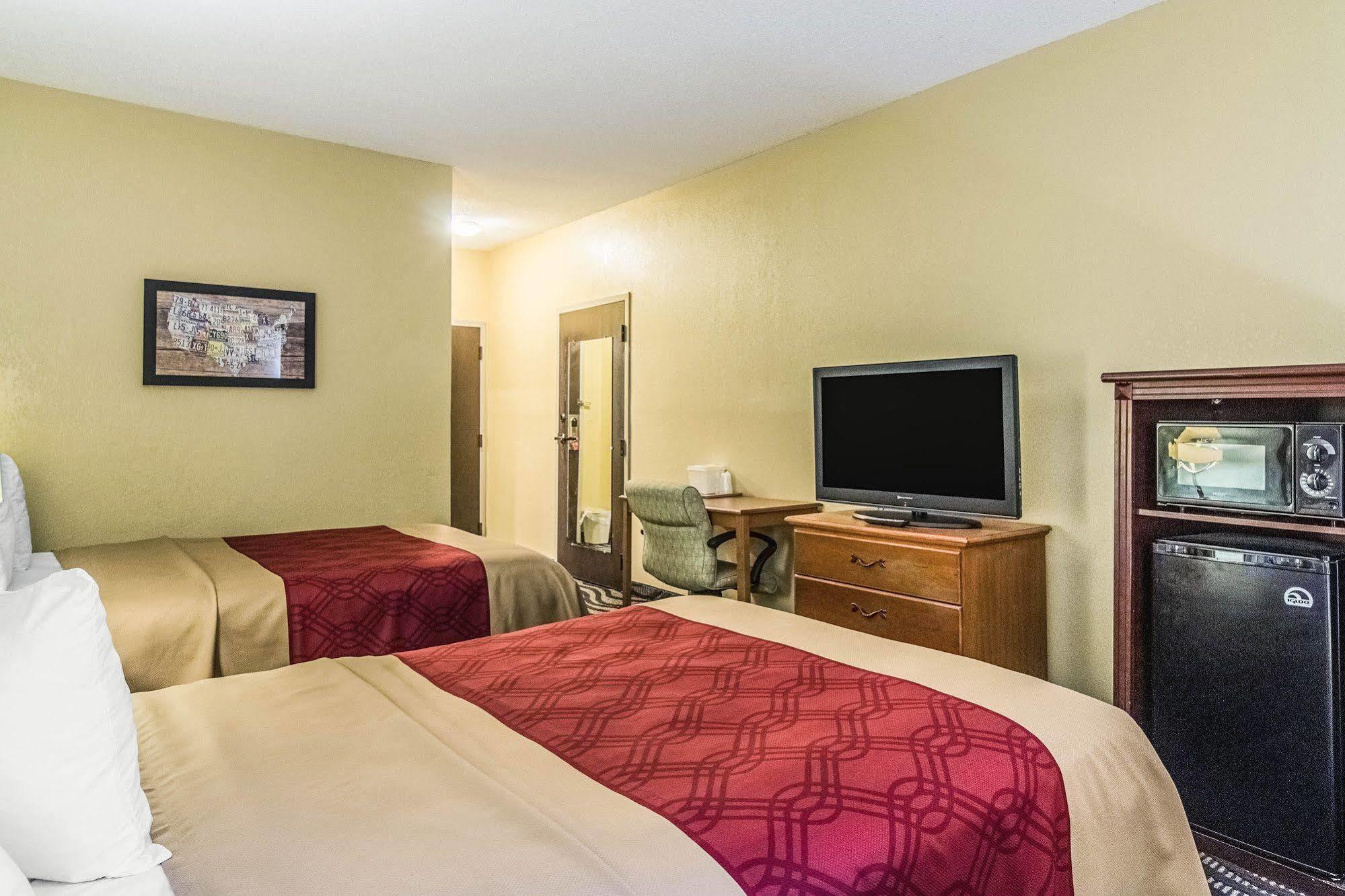 Econo Lodge Darien Exterior foto